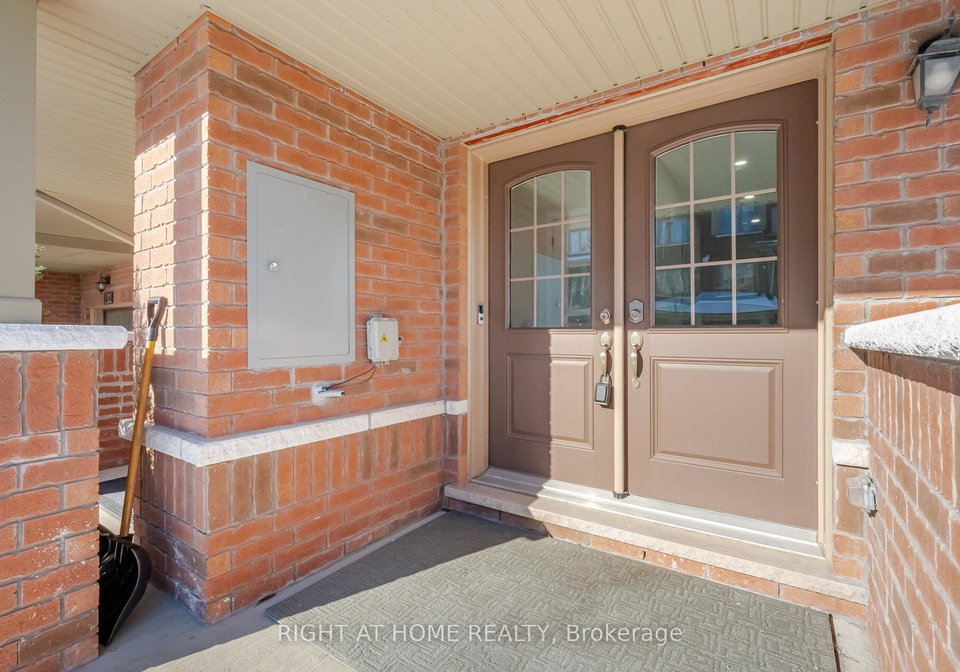 48-porcelain-way-whitby-ontario-e13606610