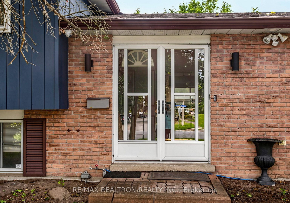 10-rotherglen-road-s-ajax-ontario-e13606814