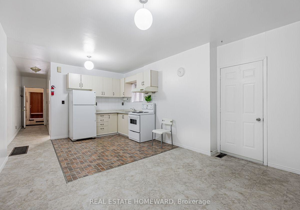 2438-danforth-avenue-toronto-toronto-ontario-e13607298