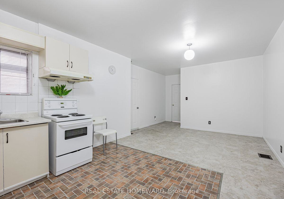 2438-danforth-avenue-toronto-toronto-ontario-e13607298