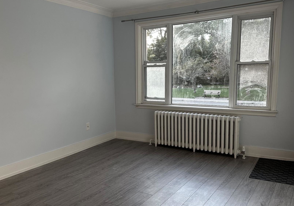 1089-broadview-avenue-toronto-east-york-ontario-e13607628