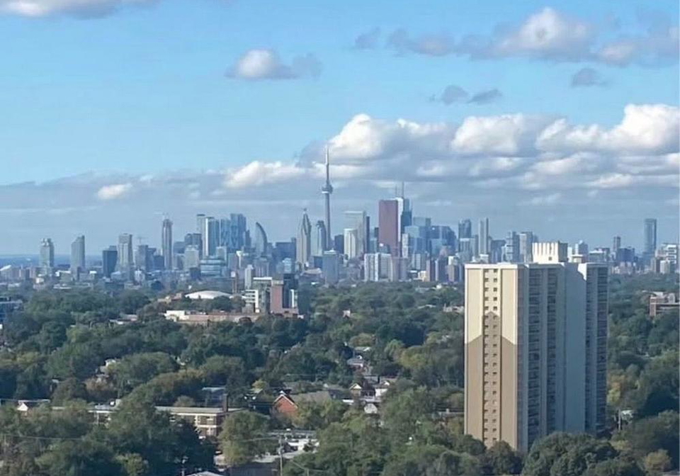 1-massey-square-toronto-east-york-ontario-e13607696