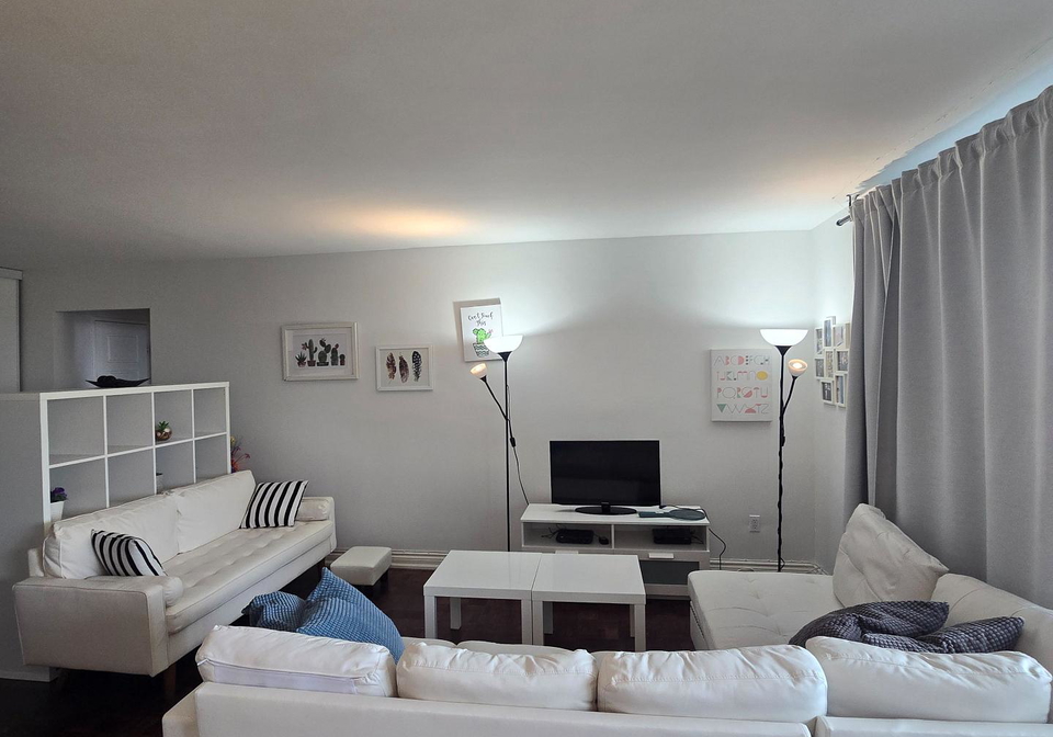 1-massey-square-toronto-east-york-ontario-e13607696