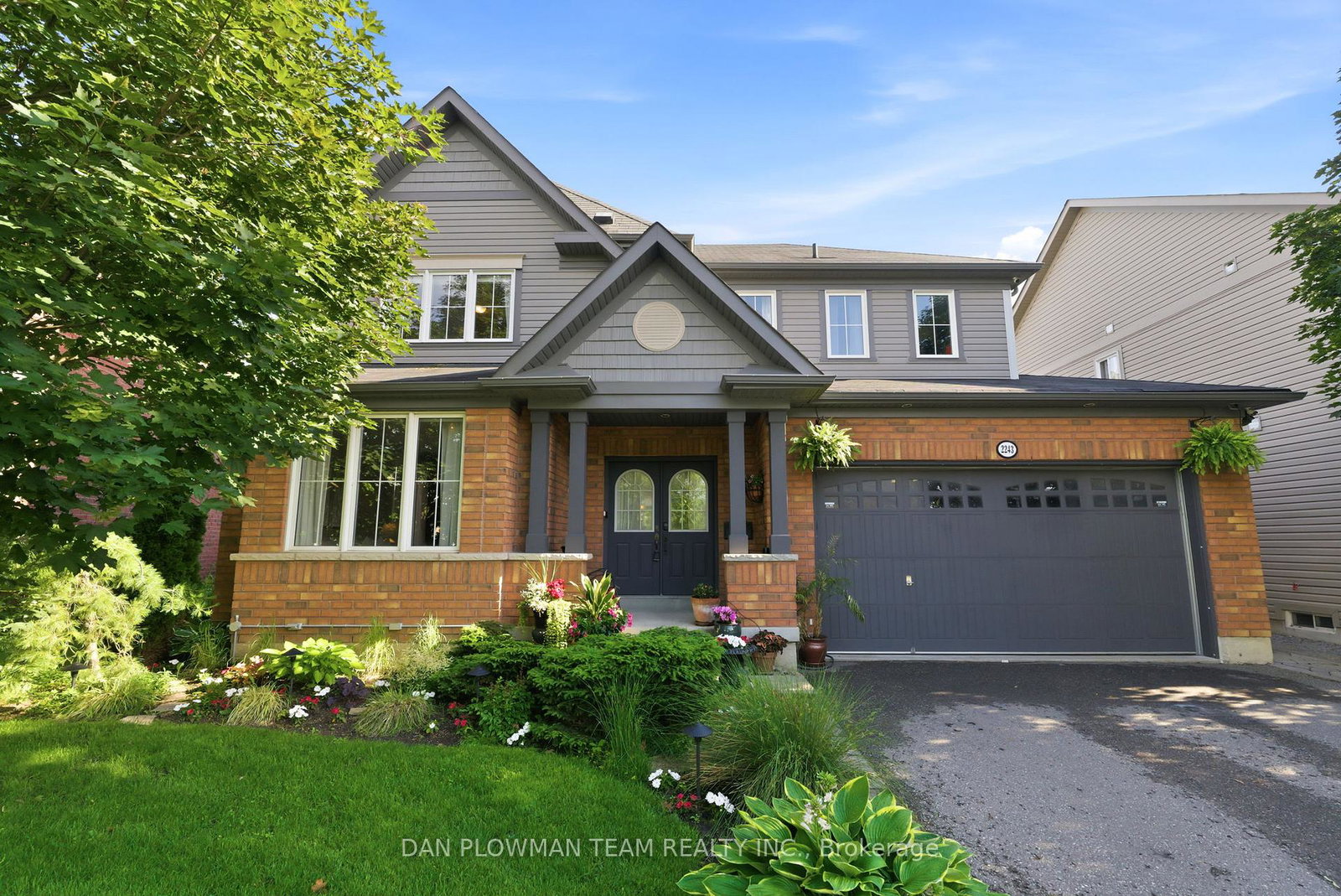 2243-pilgrim-square-oshawa-ontario-e13610436