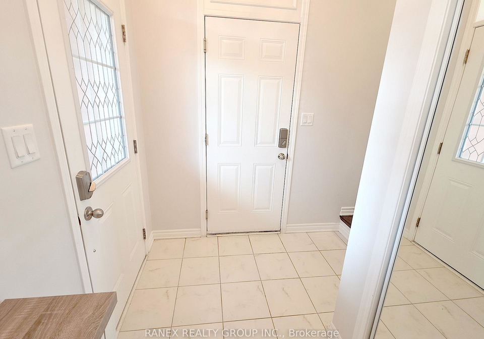 13-littlebeck-crescent-whitby-ontario-e13610684