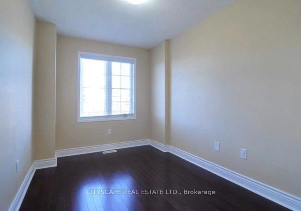 1136-schooling-drive-e-oshawa-ontario-e13611100