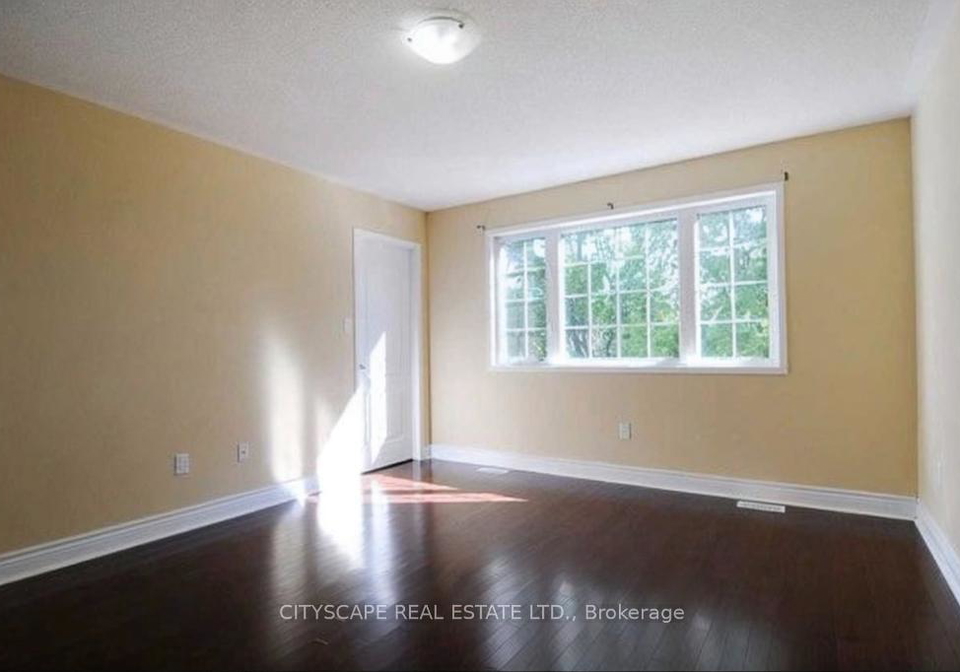 1136-schooling-drive-e-oshawa-ontario-e13611100