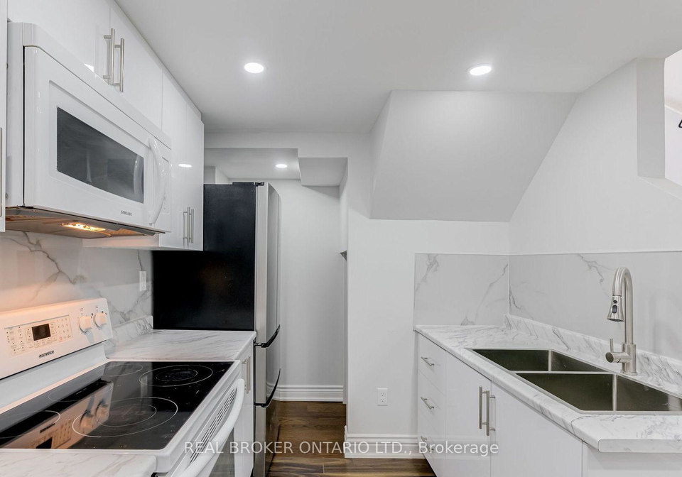 47-rotary-drive-toronto-scarborough-ontario-e13611404