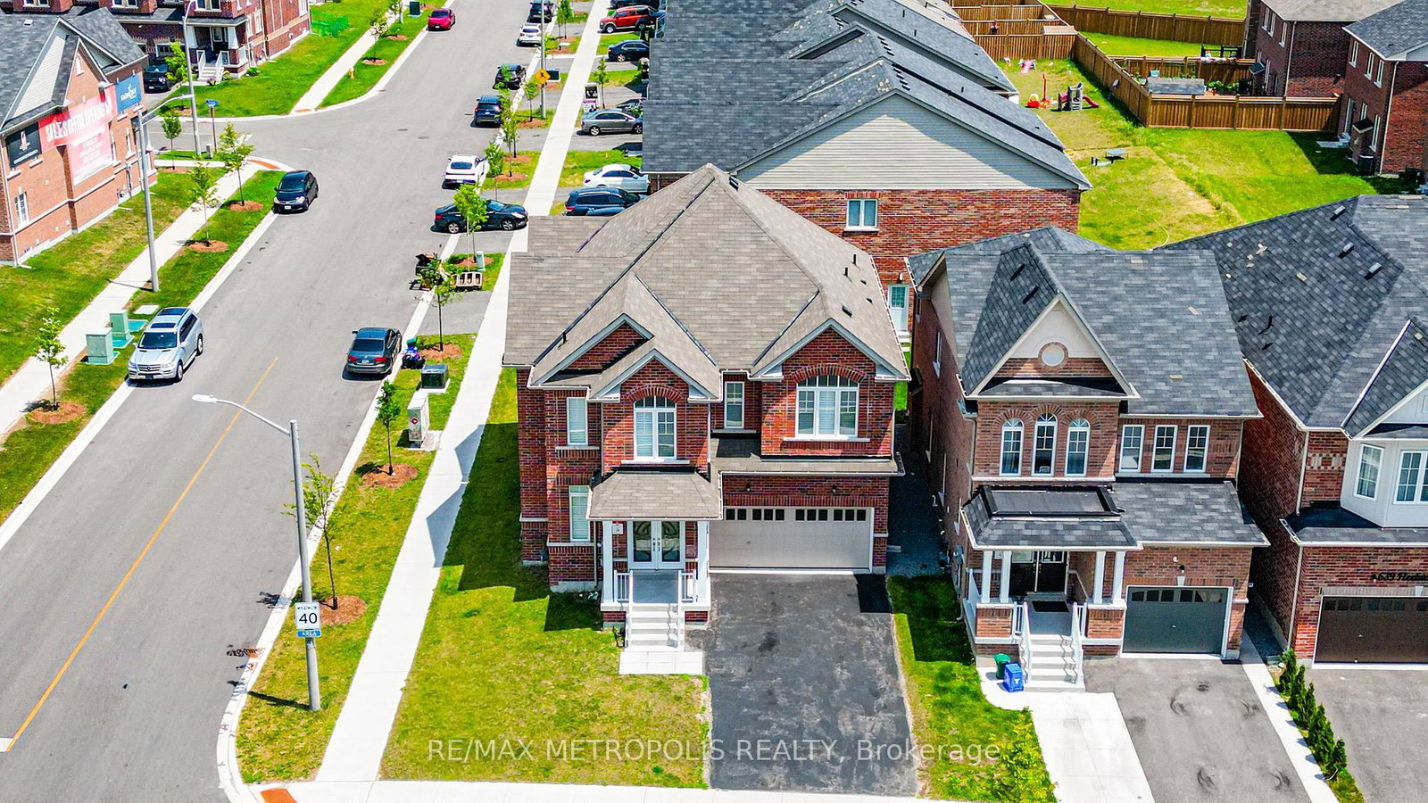 647-fleetwood-drive-oshawa-ontario-e13612424