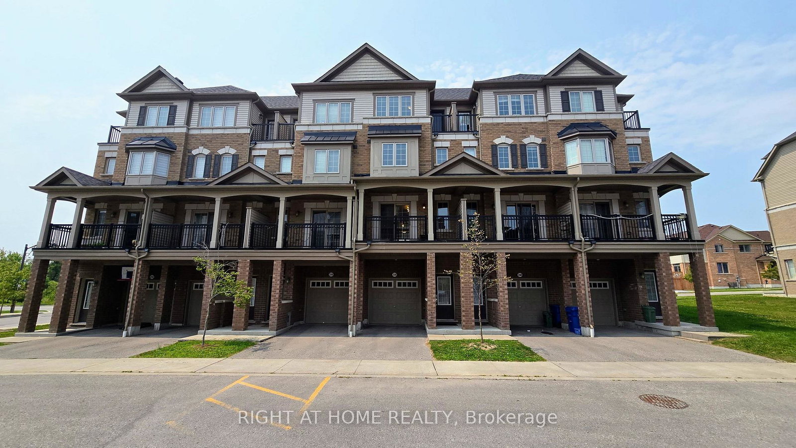 2358-chevron-prince-path-oshawa-ontario-e13612440