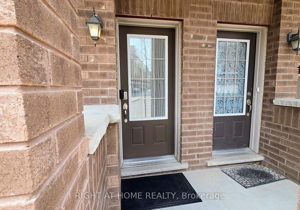 2358-chevron-prince-path-oshawa-ontario-e13612440