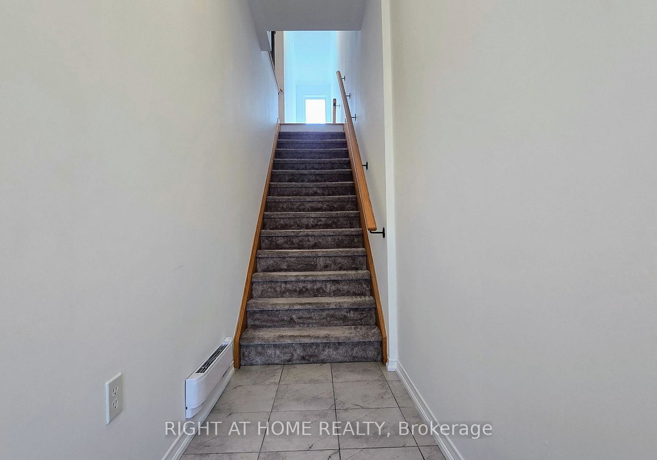 2358-chevron-prince-path-oshawa-ontario-e13612440