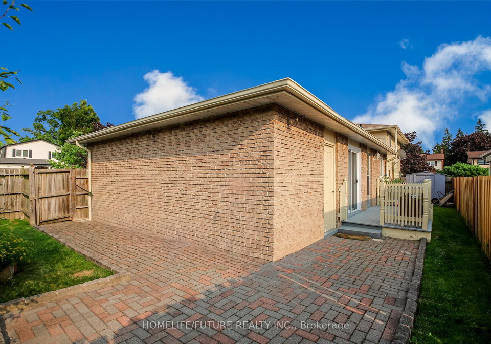 207-michael-boulevard-whitby-ontario-e13613454