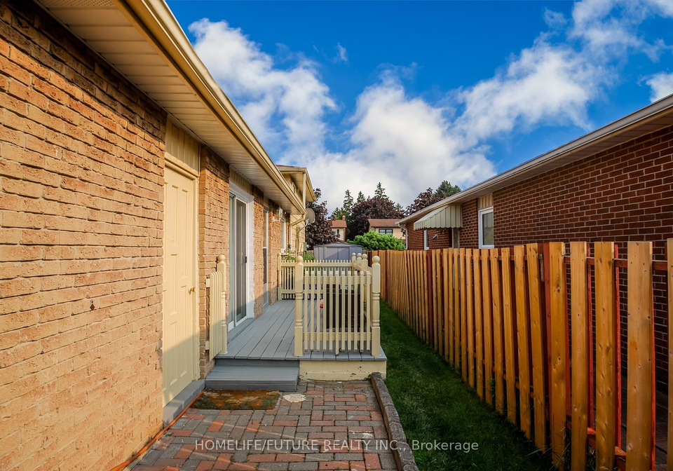 207-michael-boulevard-whitby-ontario-e13613454
