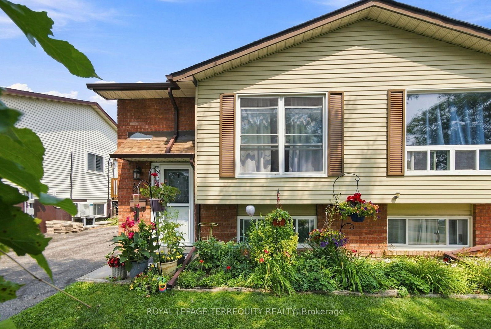 224-medina-court-oshawa-ontario-e13613652