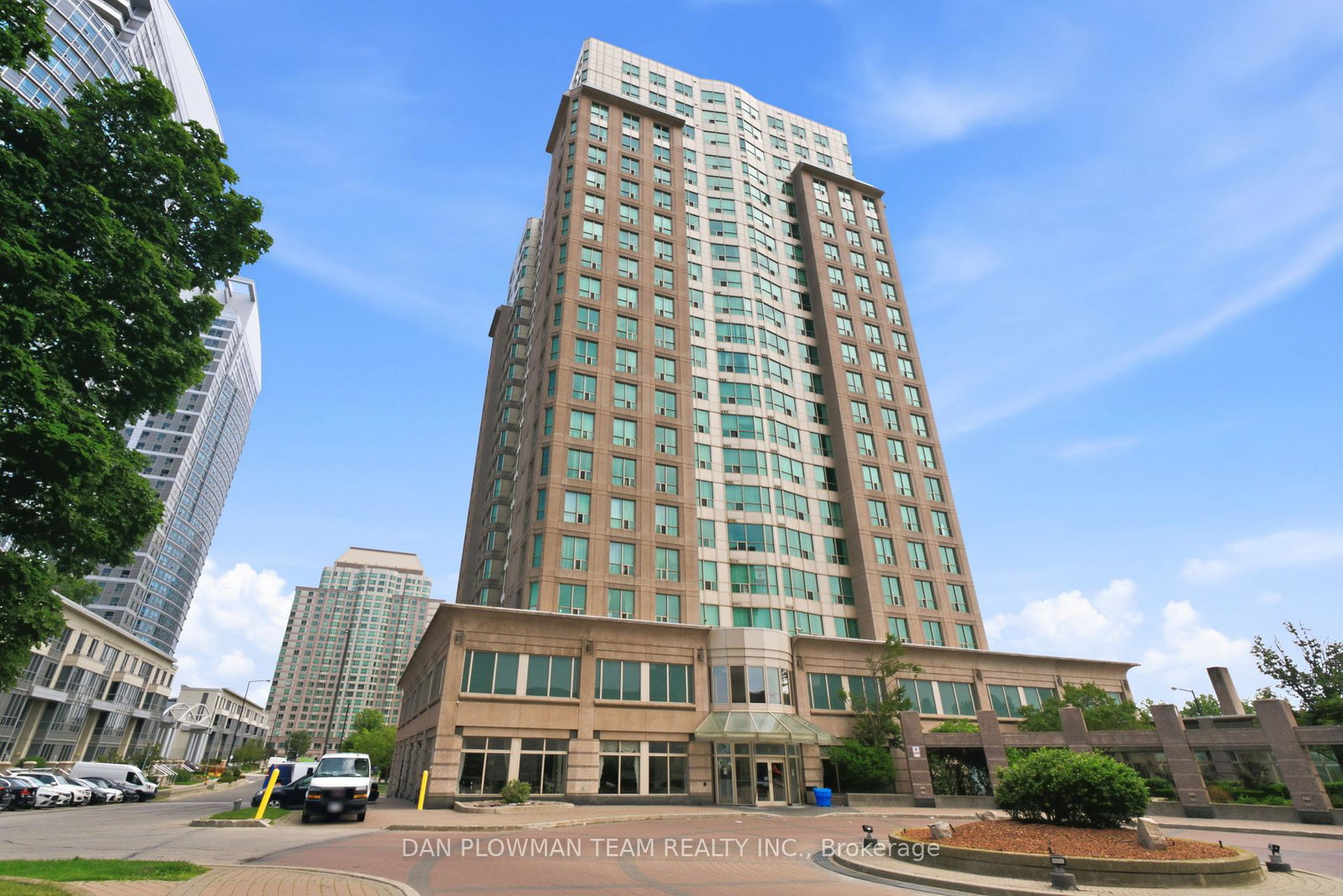 8-lee-centre-drive-toronto-scarborough-ontario-e13613736