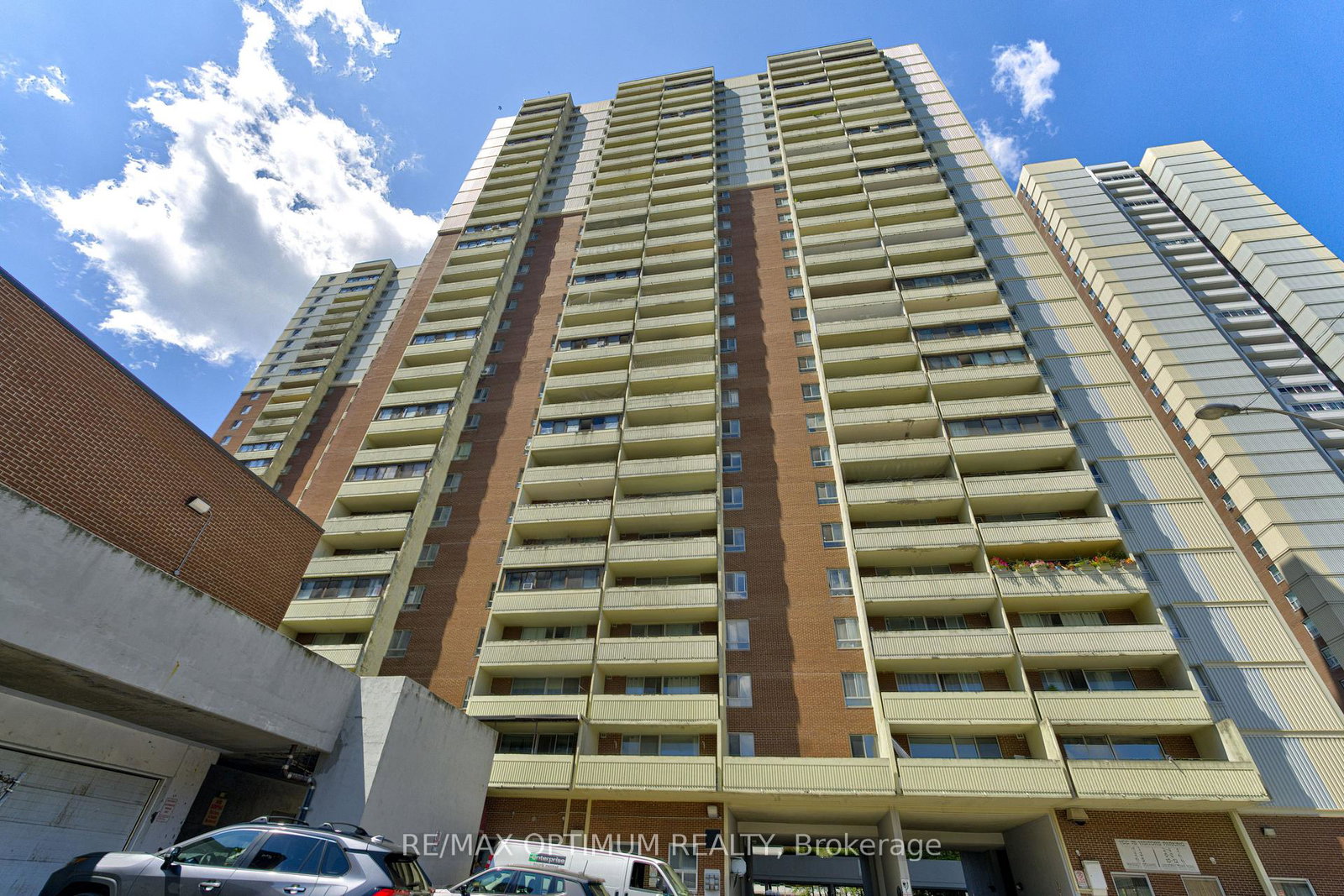 5-massey-square-toronto-east-york-ontario-e13614286