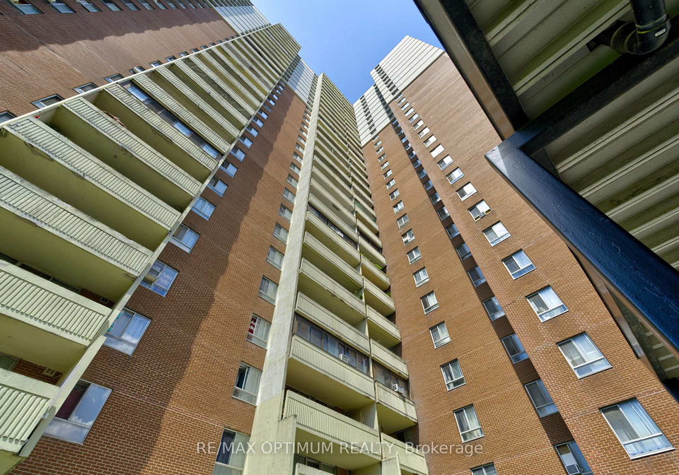 5-massey-square-toronto-east-york-ontario-e13614286