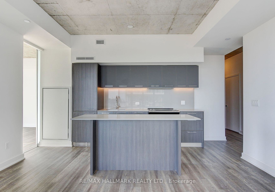 15-baseball-place-toronto-toronto-ontario-e13614558