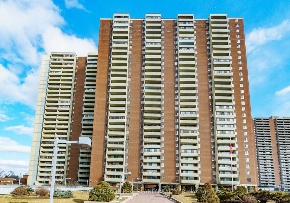 5-massey-square-toronto-east-york-ontario-e13615210