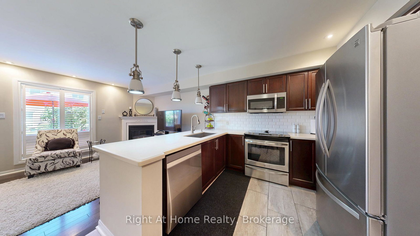 40-torr-lane-ajax-ontario-e13615642