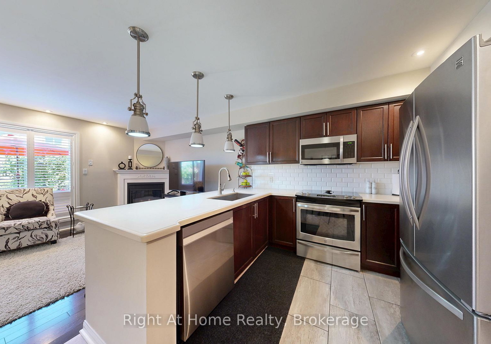 40-torr-lane-ajax-ontario-e13615642