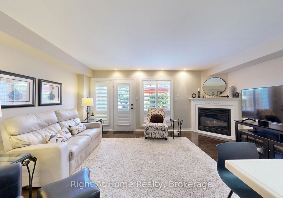 40-torr-lane-ajax-ontario-e13615642