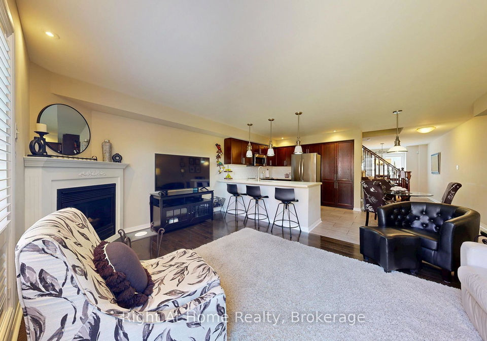 40-torr-lane-ajax-ontario-e13615642