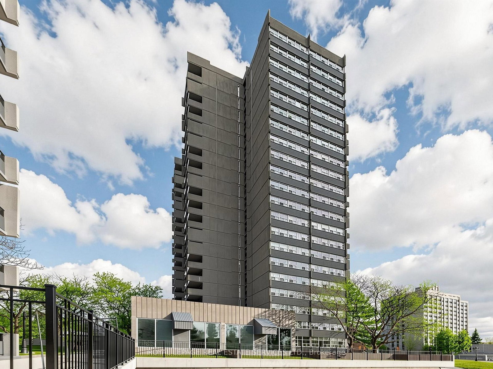 4091-sheppard-avenue-e-toronto-scarborough-ontario-e13616178