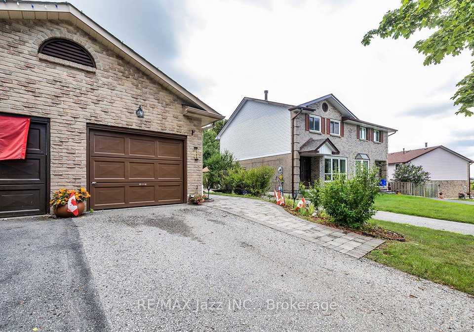 1305-sunnybrae-crescent-oshawa-ontario-e13616822