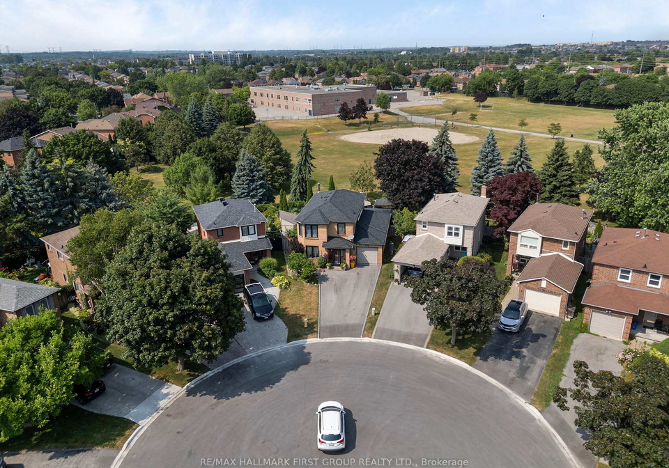 11-bowers-court-ajax-ontario-e13617096
