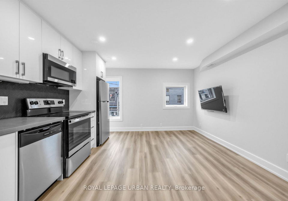 851-danforth-avenue-toronto-toronto-ontario-e13617252