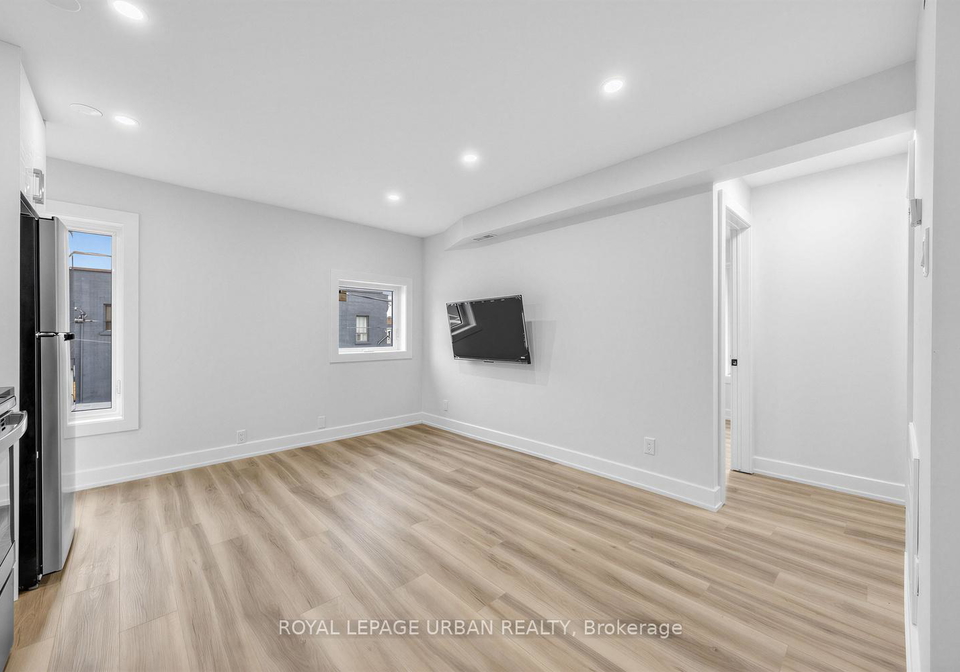 851-danforth-avenue-toronto-toronto-ontario-e13617252