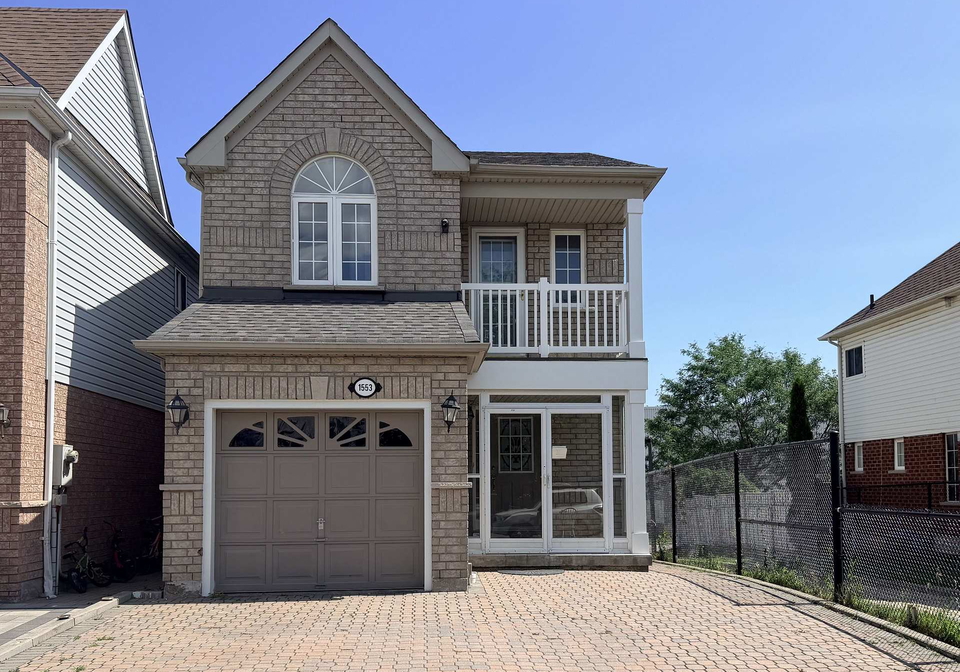 1553-avonmore-square-pickering-ontario-e13617368