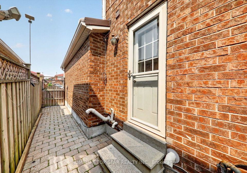 7-sw-littleborough-court-e-toronto-scarborough-ontario-e13617464