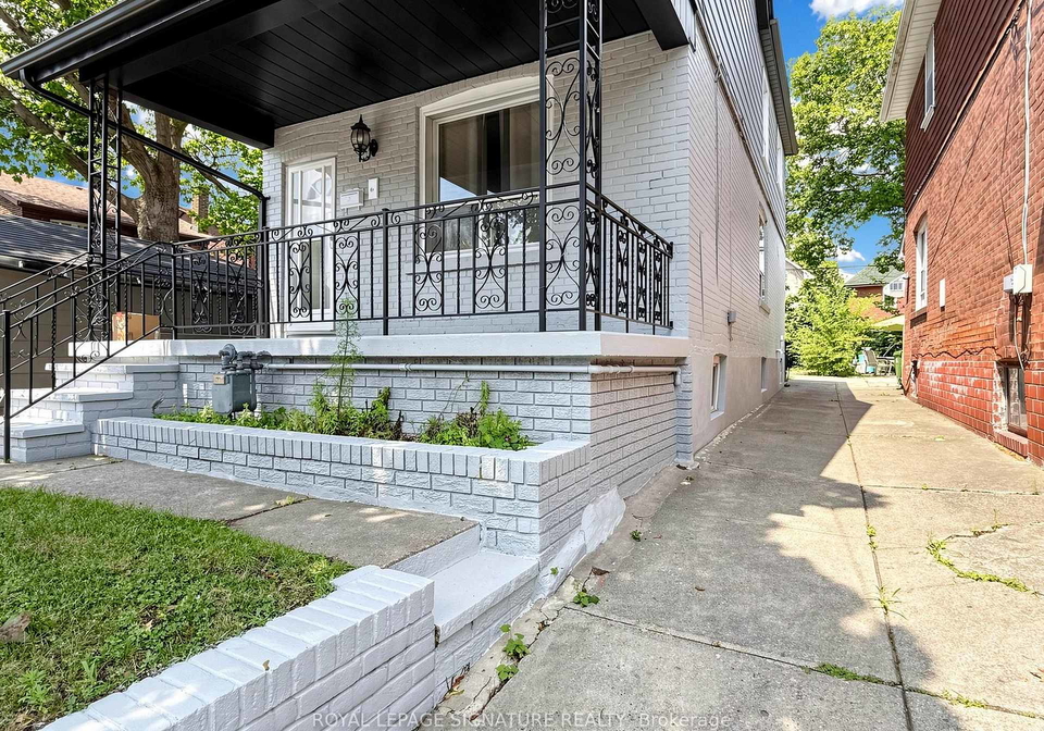 8-harris-avenue-toronto-toronto-ontario-e13617686