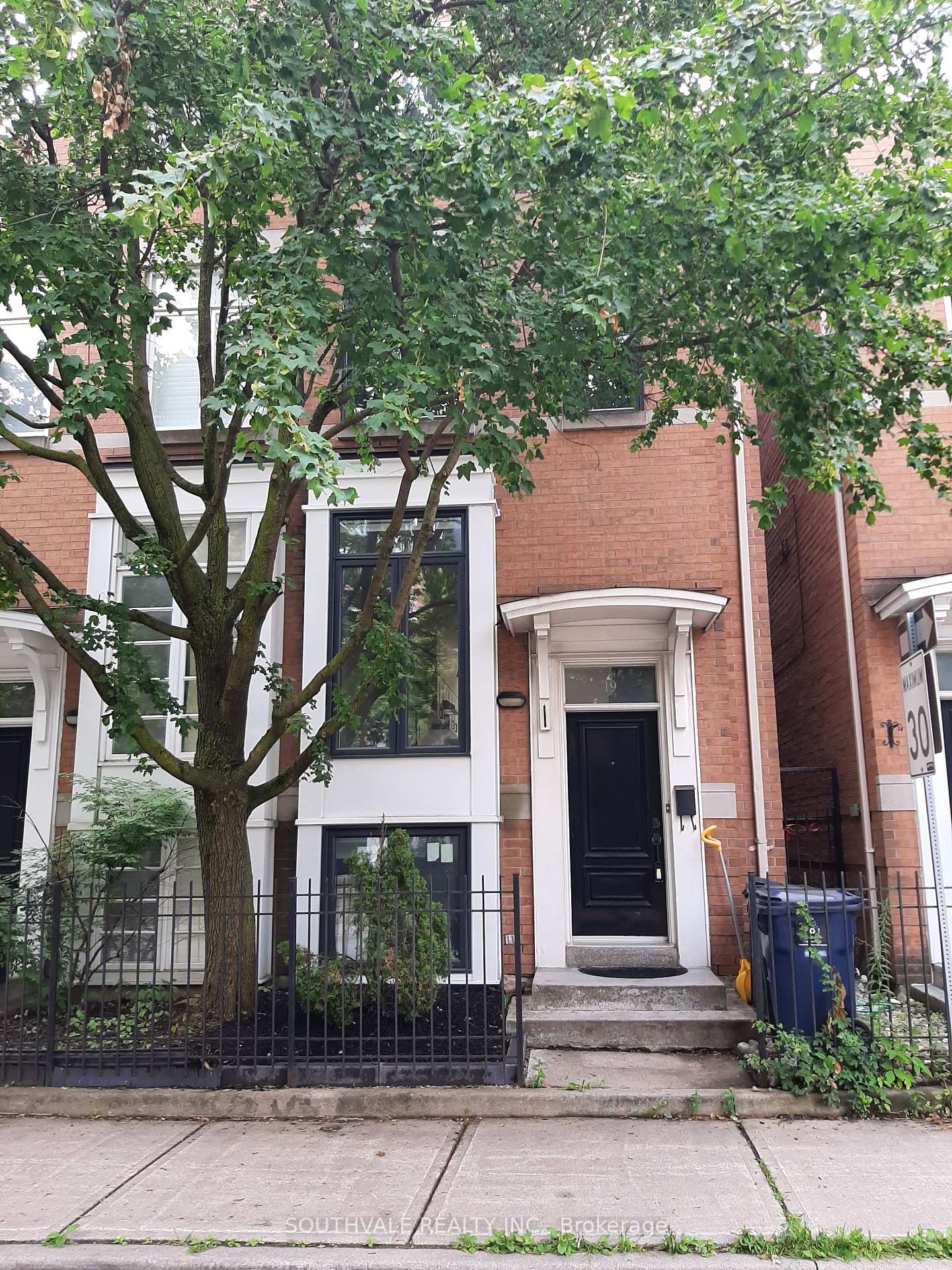 19-macphail-avenue-toronto-east-york-ontario-e13621044