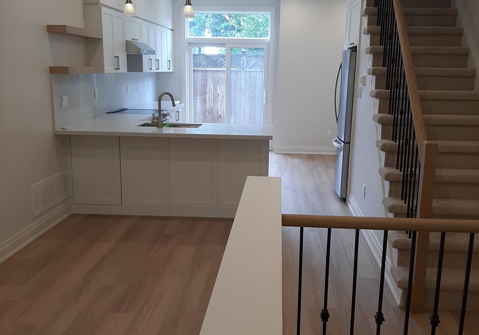 19-macphail-avenue-toronto-east-york-ontario-e13621044