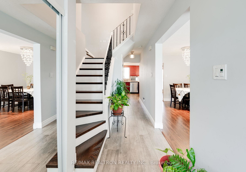 1-harrison-court-whitby-ontario-e13621270