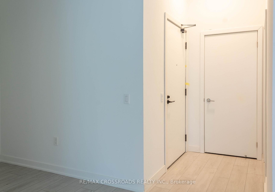 1606-charles-street-whitby-ontario-e13621412