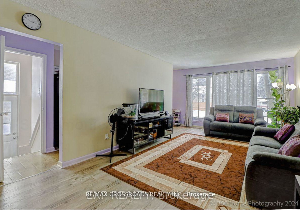 51-santamonica-boulevard-s-toronto-scarborough-ontario-e13622738