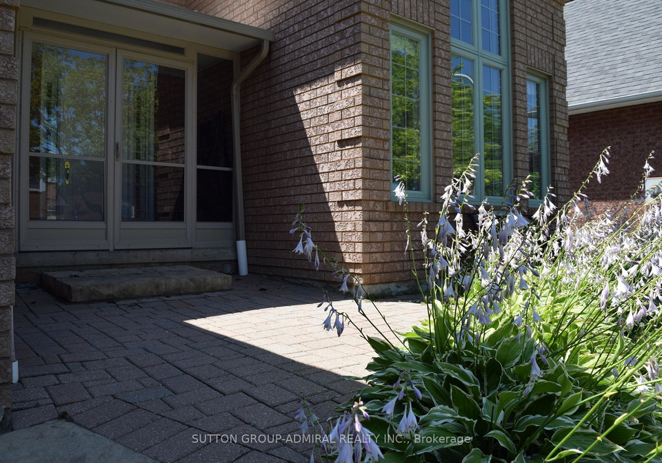 51-daines-drive-whitby-ontario-e13622922