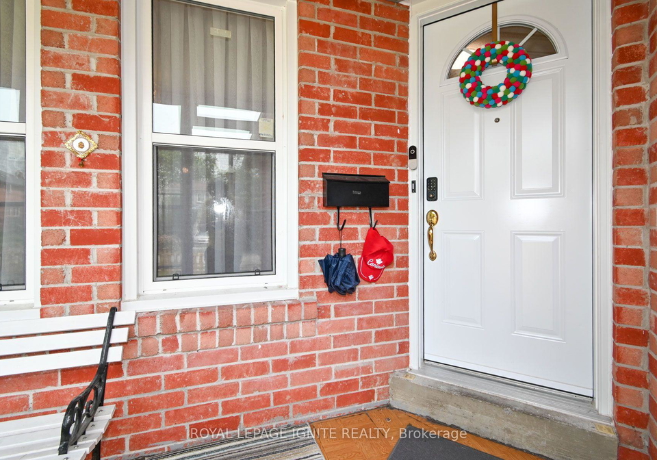 33-valley-centre-drive-toronto-scarborough-ontario-e13622948