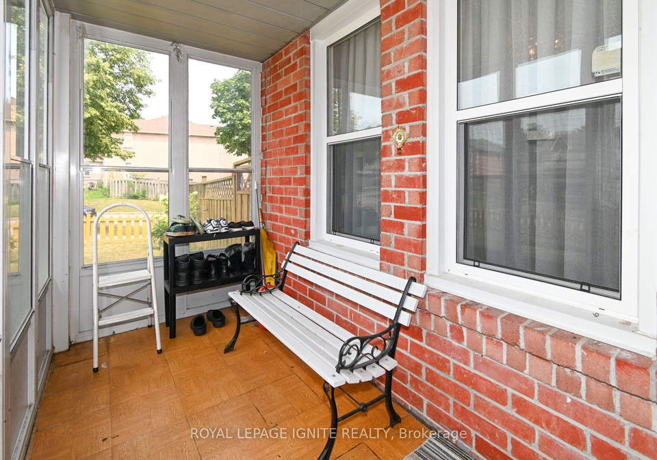 33-valley-centre-drive-toronto-scarborough-ontario-e13622948