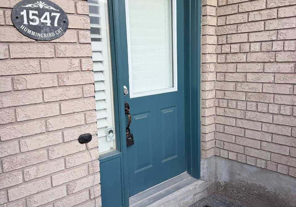 1547-hummingbird-court-pickering-ontario-e13623170