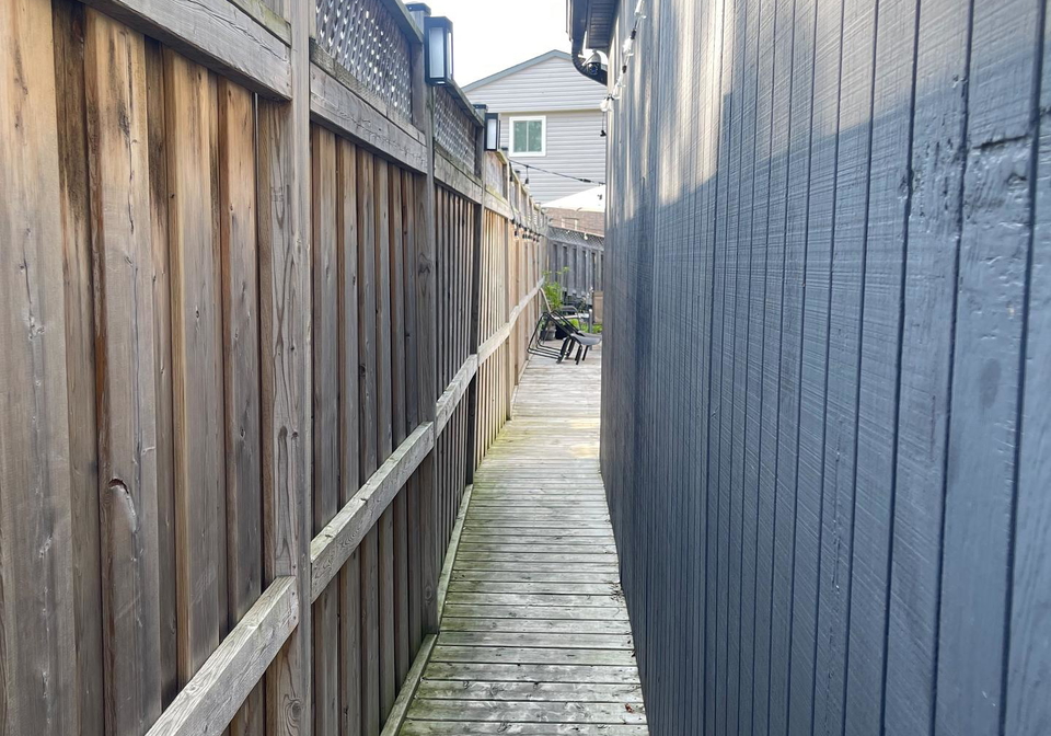 32-slater-crescent-ajax-ontario-e13623596
