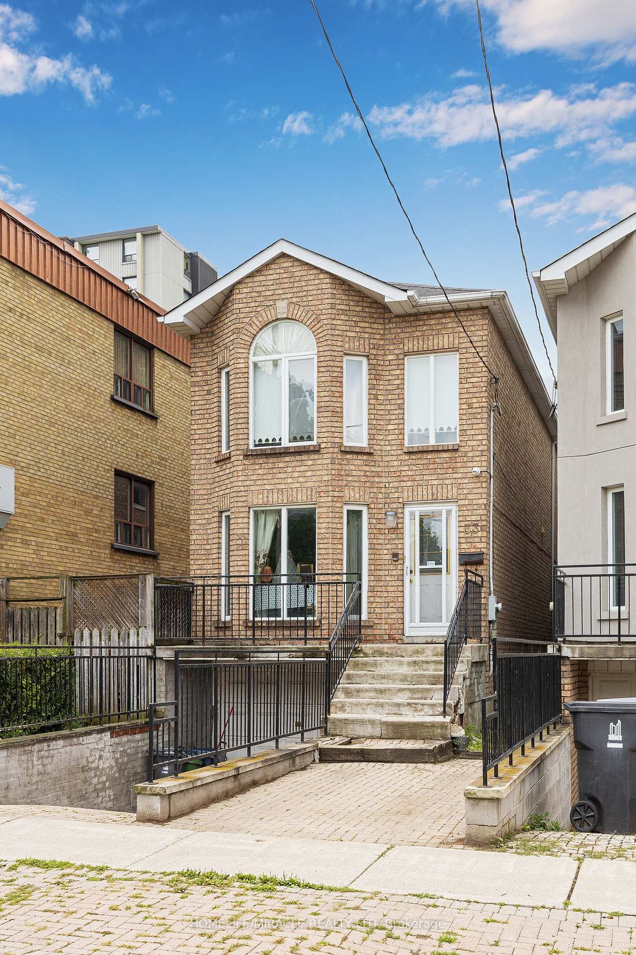 33-torrens-avenue-toronto-east-york-ontario-e13624280
