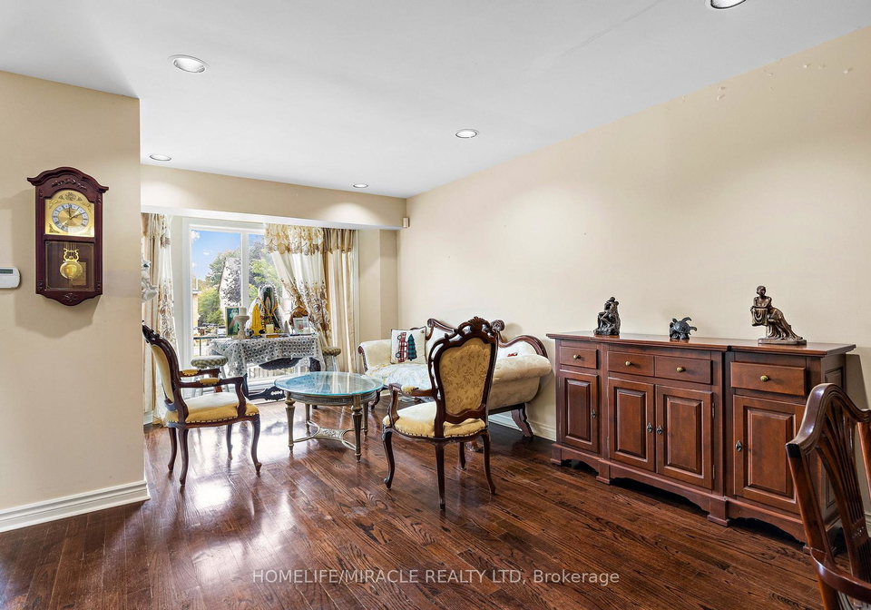 33-torrens-avenue-toronto-east-york-ontario-e13624280