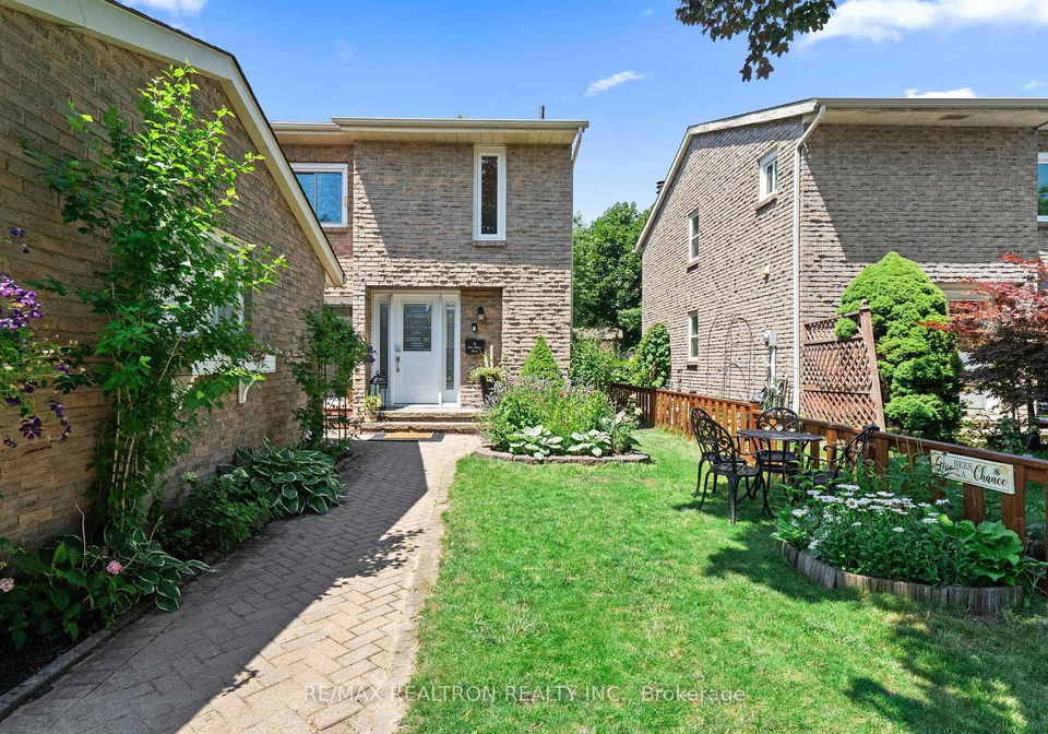 52-hood-crescent-toronto-scarborough-ontario-e13624848