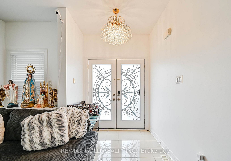 7-bellotti-crescent-ajax-ontario-e13625784